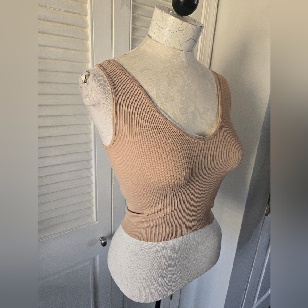 Dynamic Taupe Tan Ribbed Cropped Tank Top OS - Picture 4 of 8